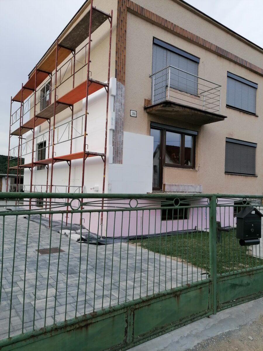 Cez fasádu uniká z domu až 35 % tepla, pretoze je zateplenie fasády najlepšia investícia, hovorí odborník na zateplenie a izolačné materiály zo spoločnosti Isover